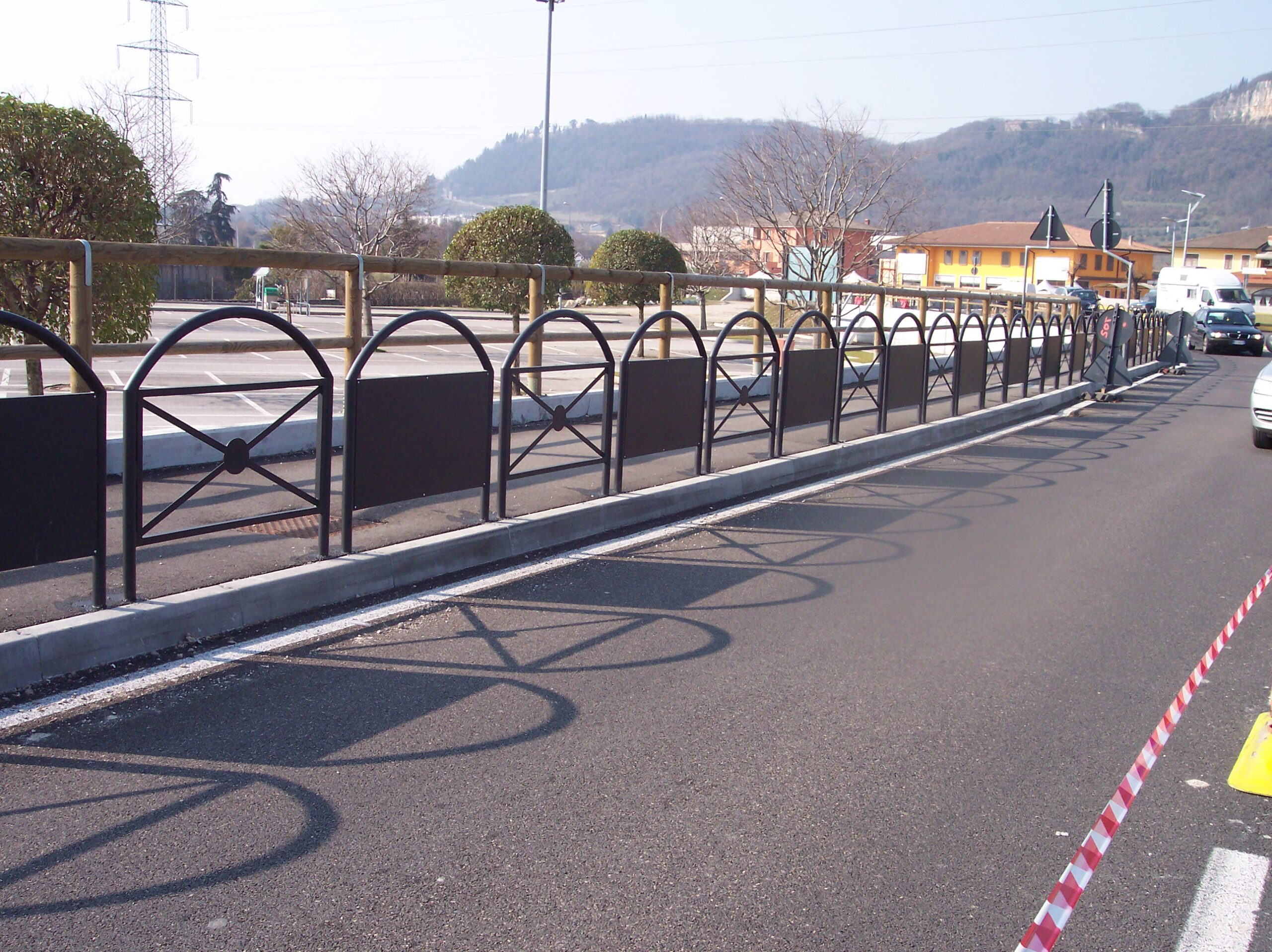 Lisbona barrier ground anchoring with advertising panel - Image 4